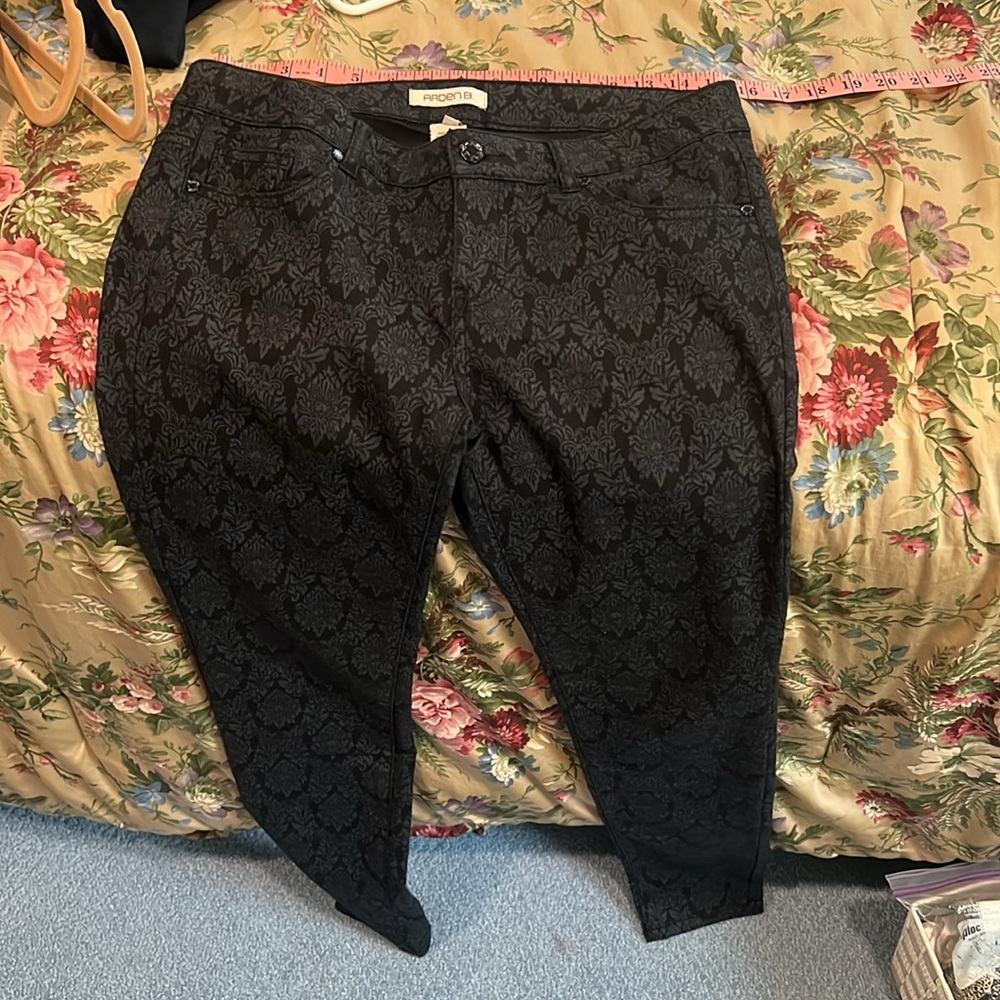 Arden B antique look 8 EUC Legging/jean black/grey Size 8